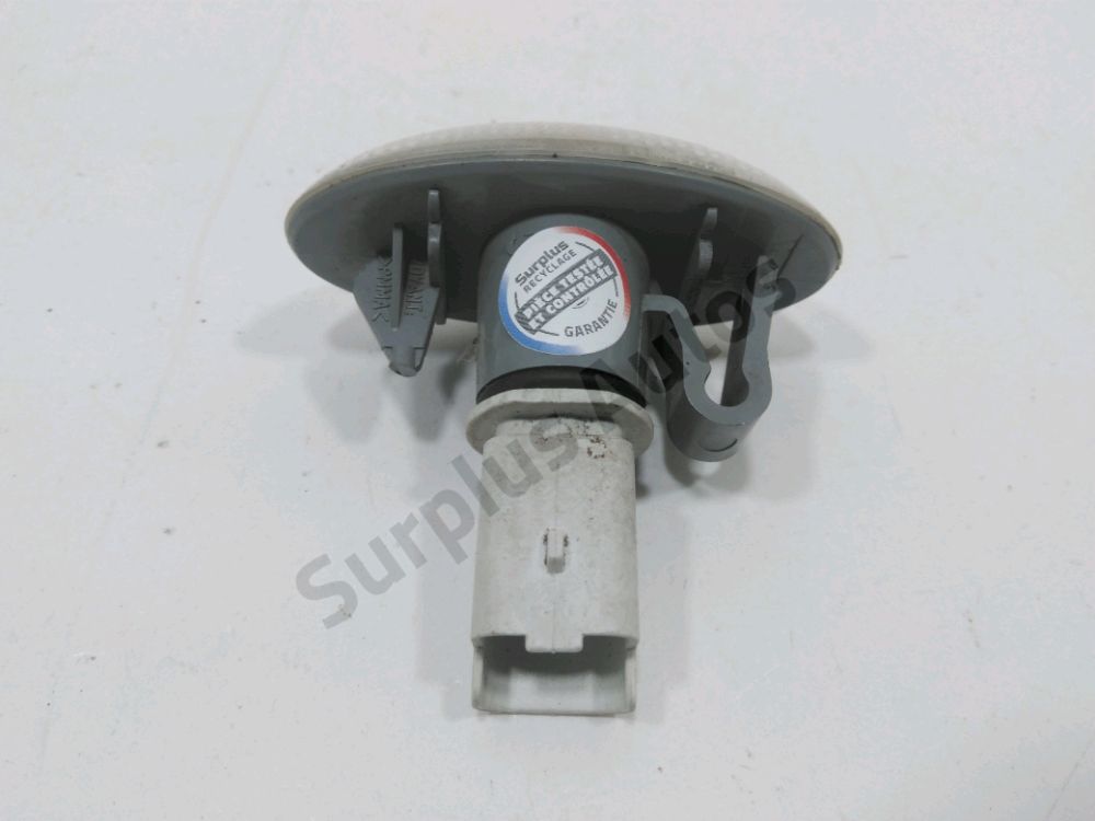 Répétiteur d'aile gauche