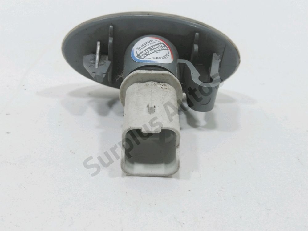 Répétiteur d'aile gauche