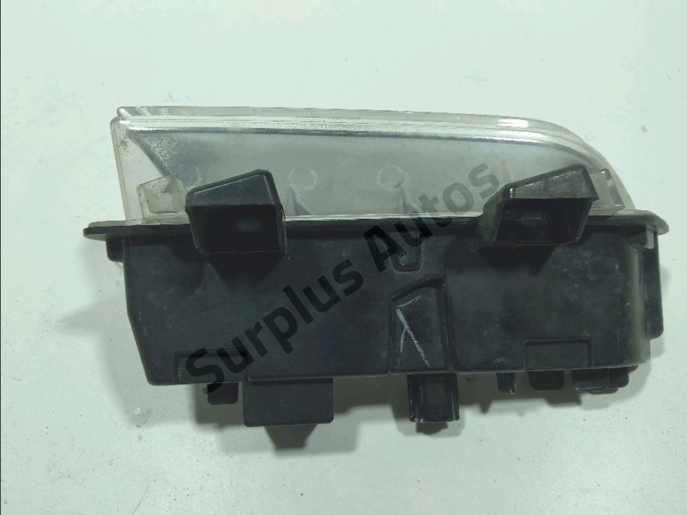 Feu diurne avant gauche