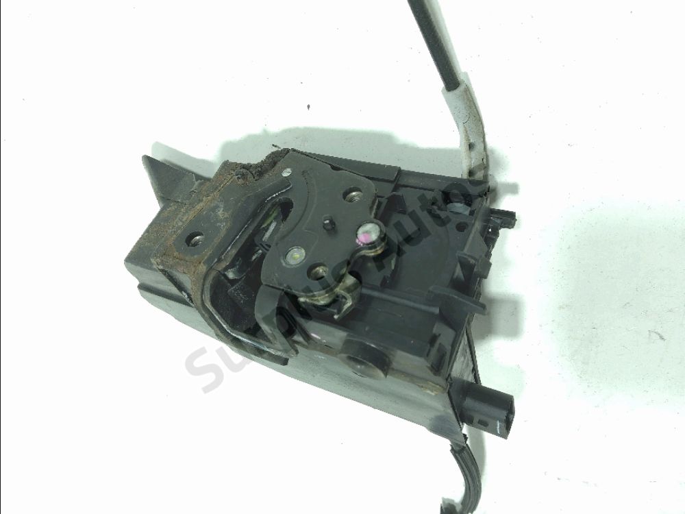 Serrure de porte avant droite