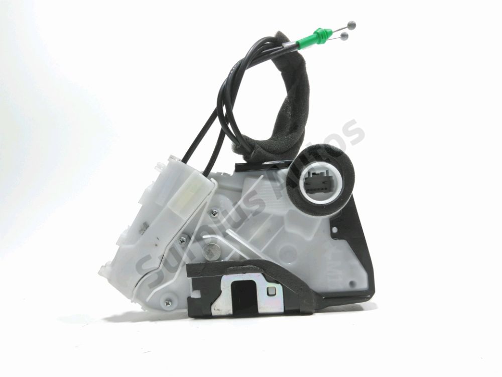 Serrure de porte avant droite