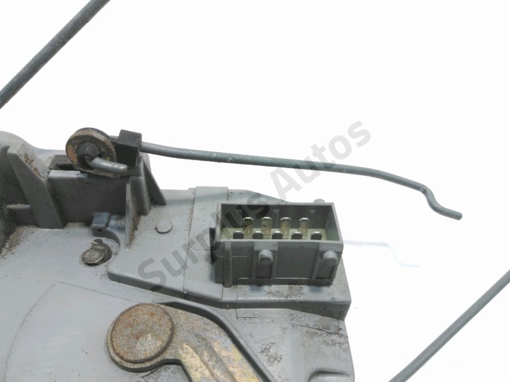 Serrure de porte avant gauche