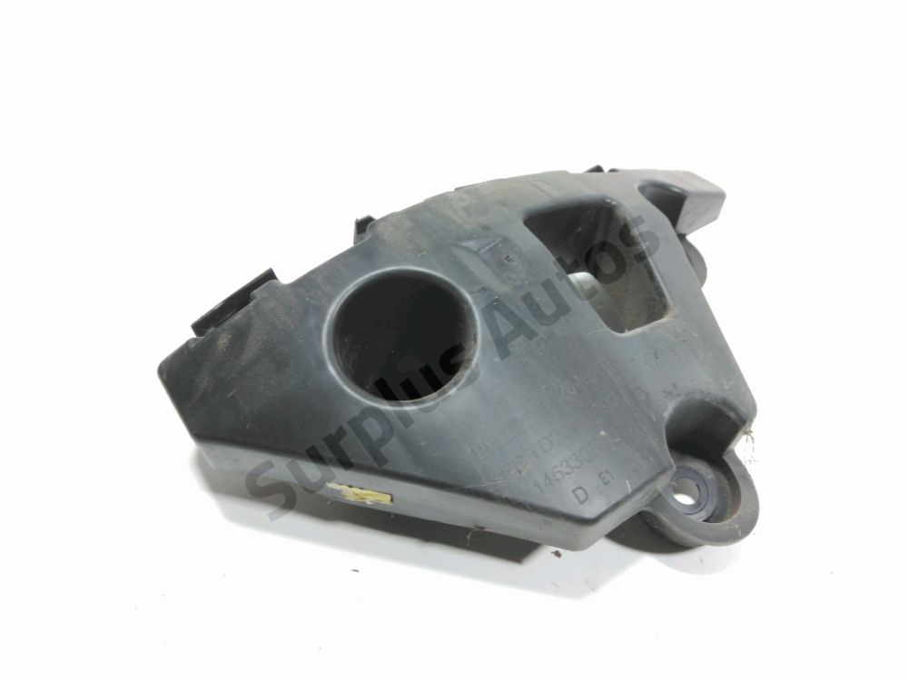 Support droit de pare-choc arrière