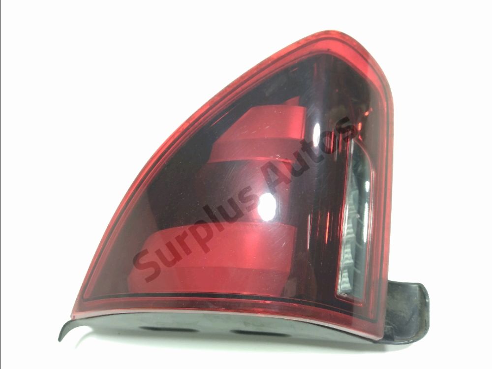 Feu arrière intérieur gauche