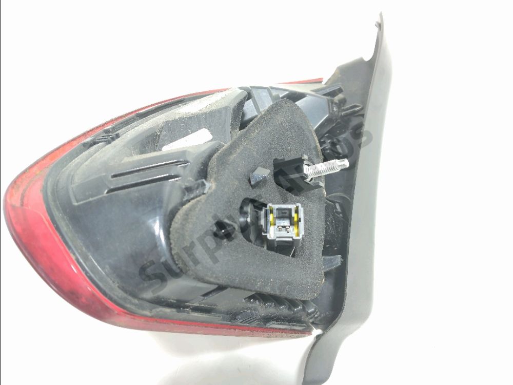 Feu arrière intérieur gauche