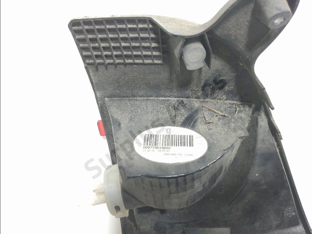 Feu de brouillard arrière gauche