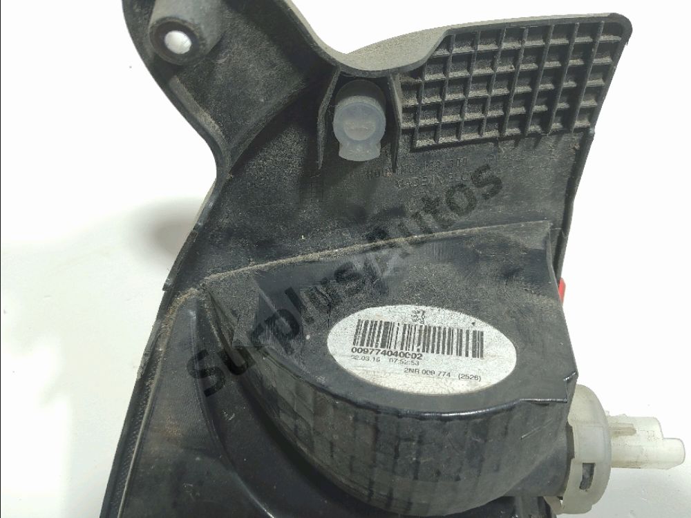 Feu de brouillard arrière droit