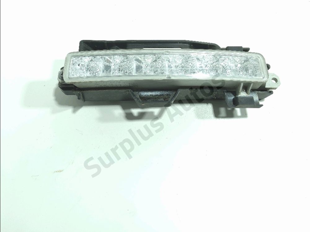 Feu diurne avant gauche