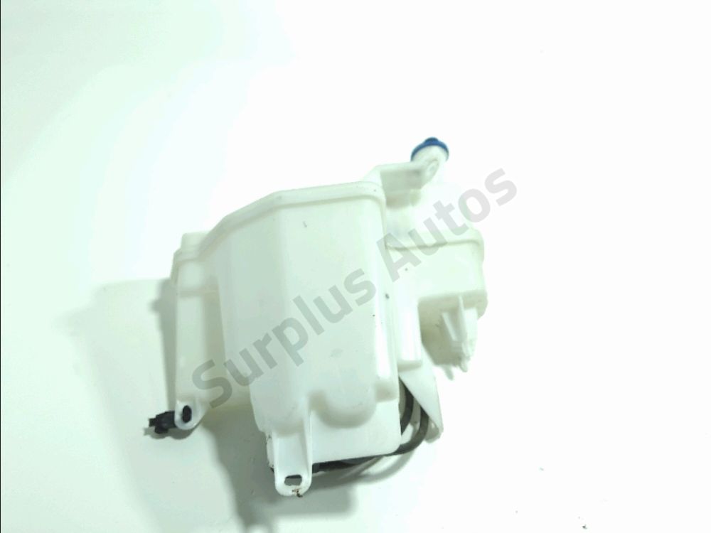 Réservoir de lave glace avant