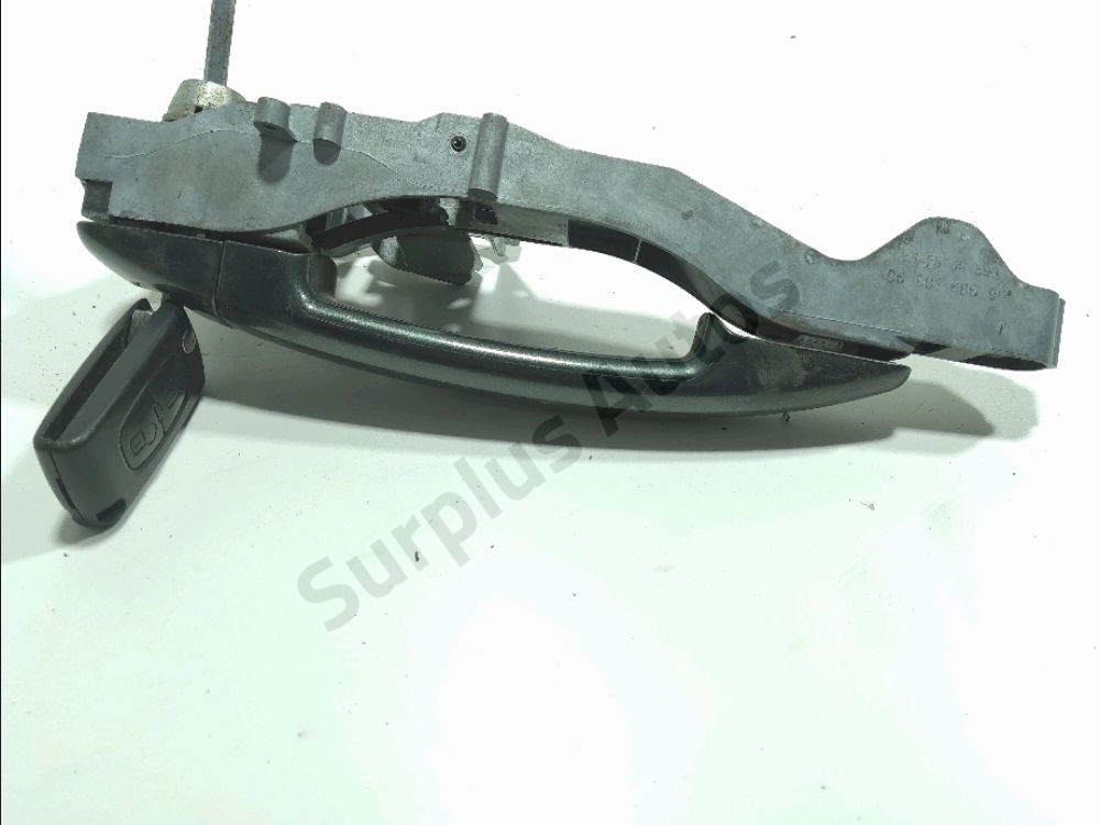 Poignée extérieure avant gauche