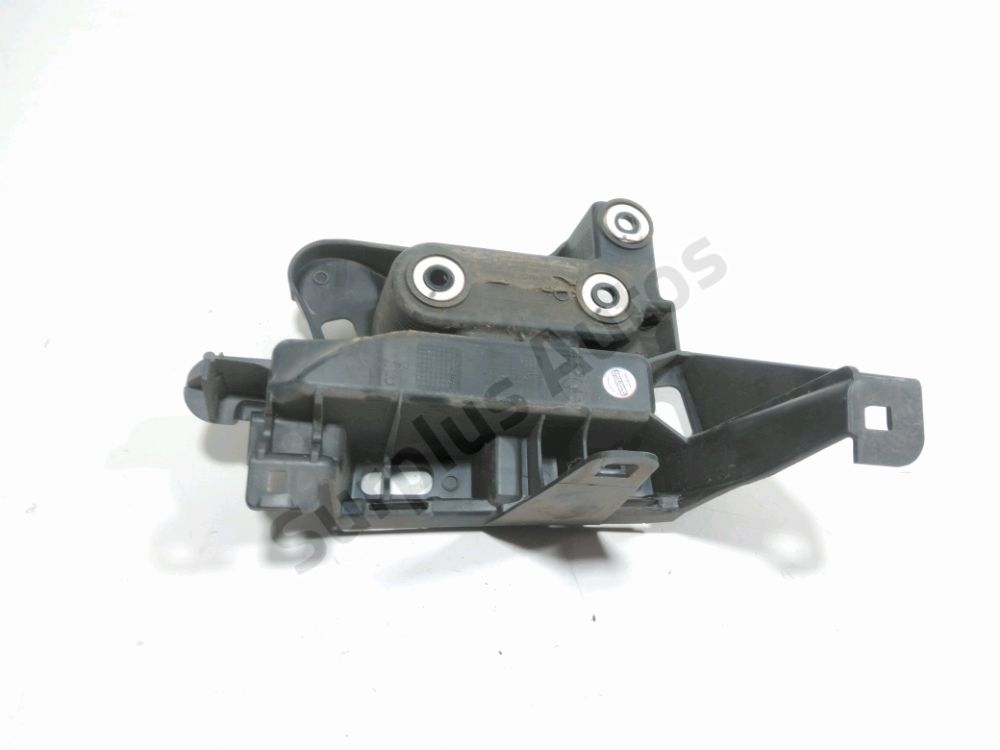 Support droit de pare-choc arrière