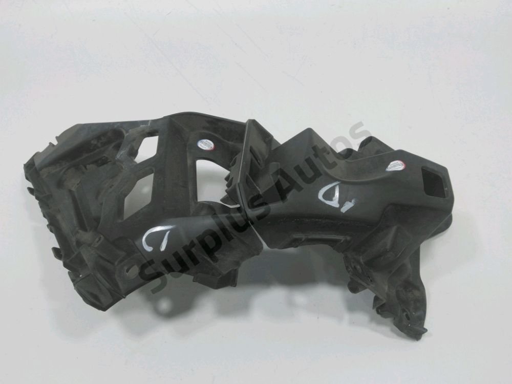 Support droit de pare-choc arrière