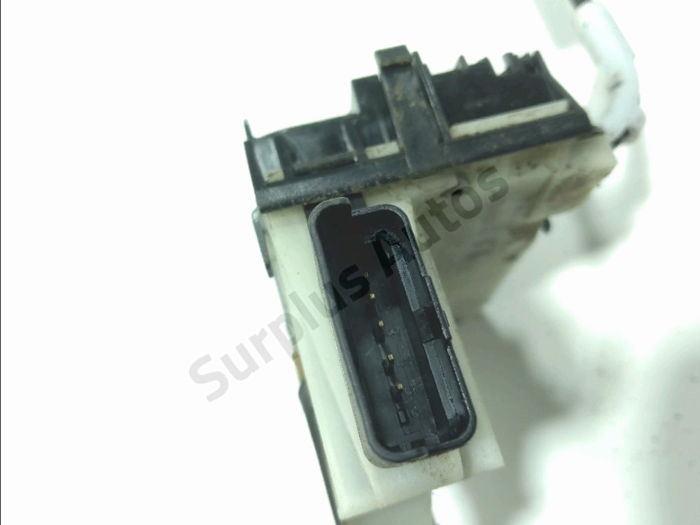 Serrure de porte avant droite