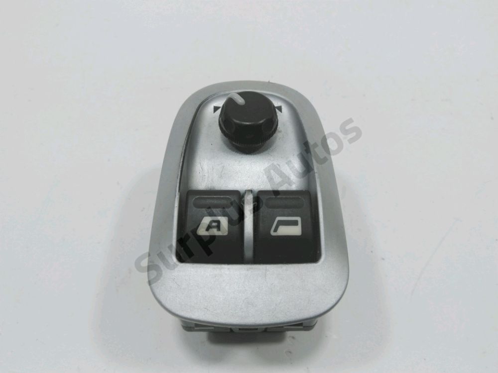 Commande lève-vitre avant gauche