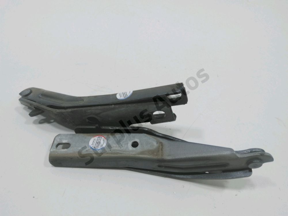 Jeu de charnières de capot