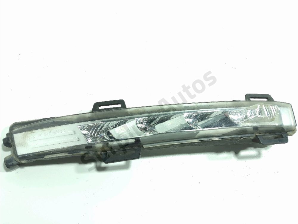 Feu diurne avant droit