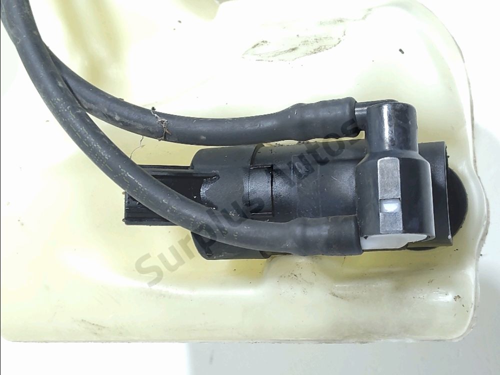 Réservoir de lave glace avant