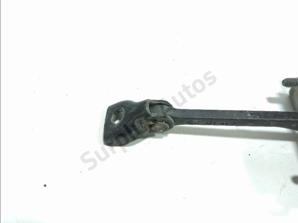 Tirant de porte avant droit