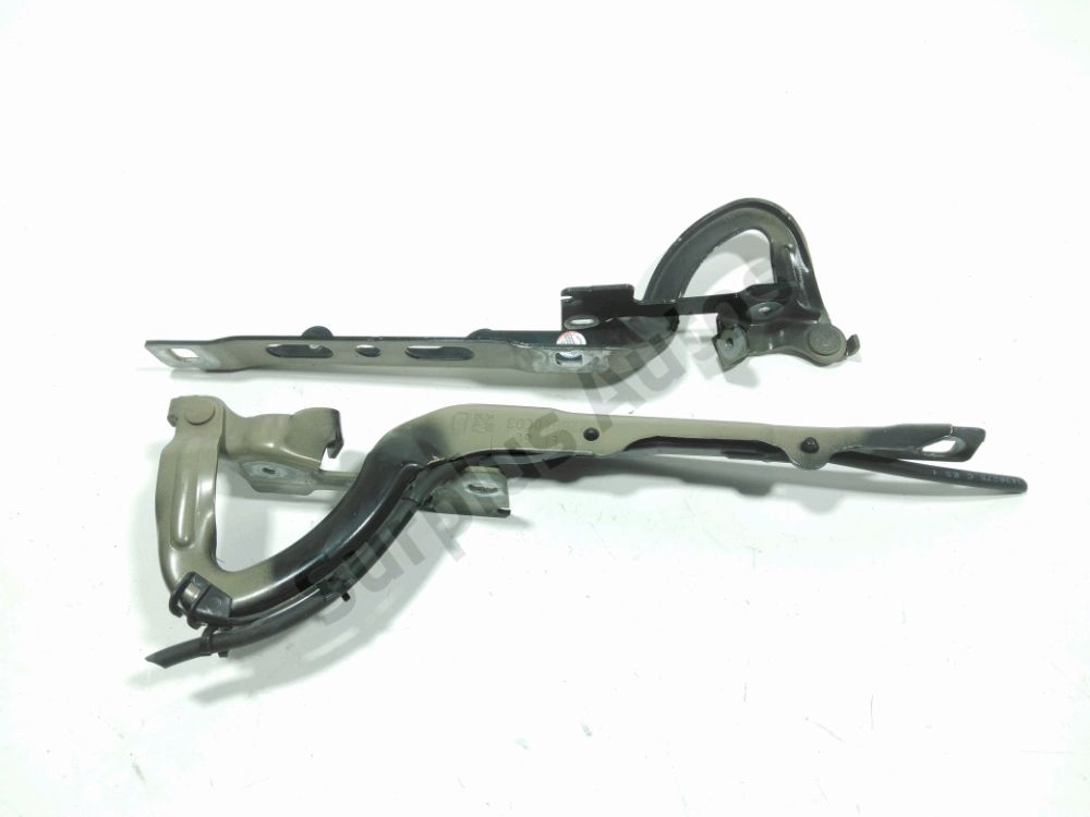 Jeu de charnières de capot