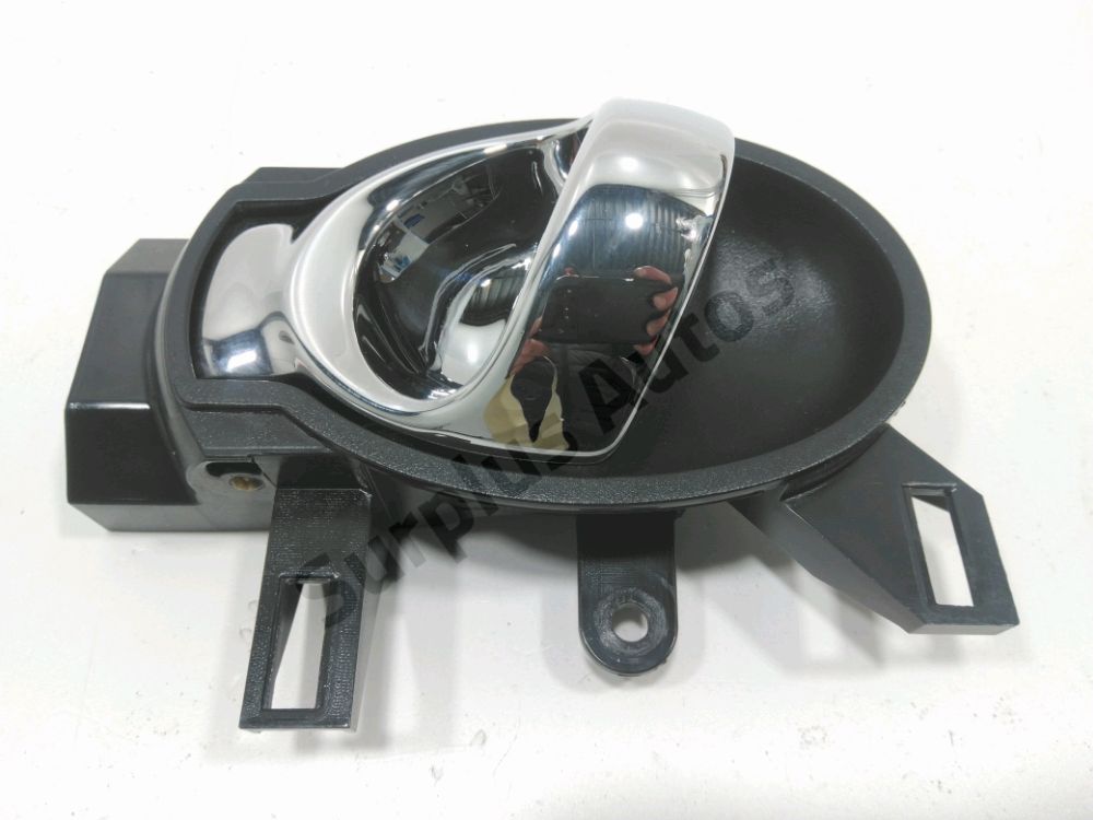 Poignee interieure porte arriere gauche