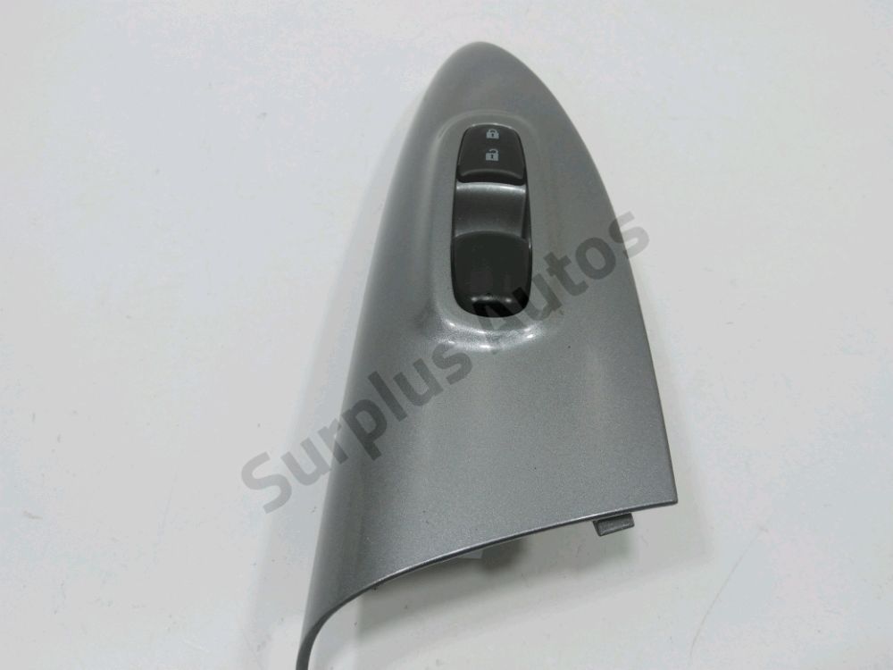 Commande lève-vitre avant droit