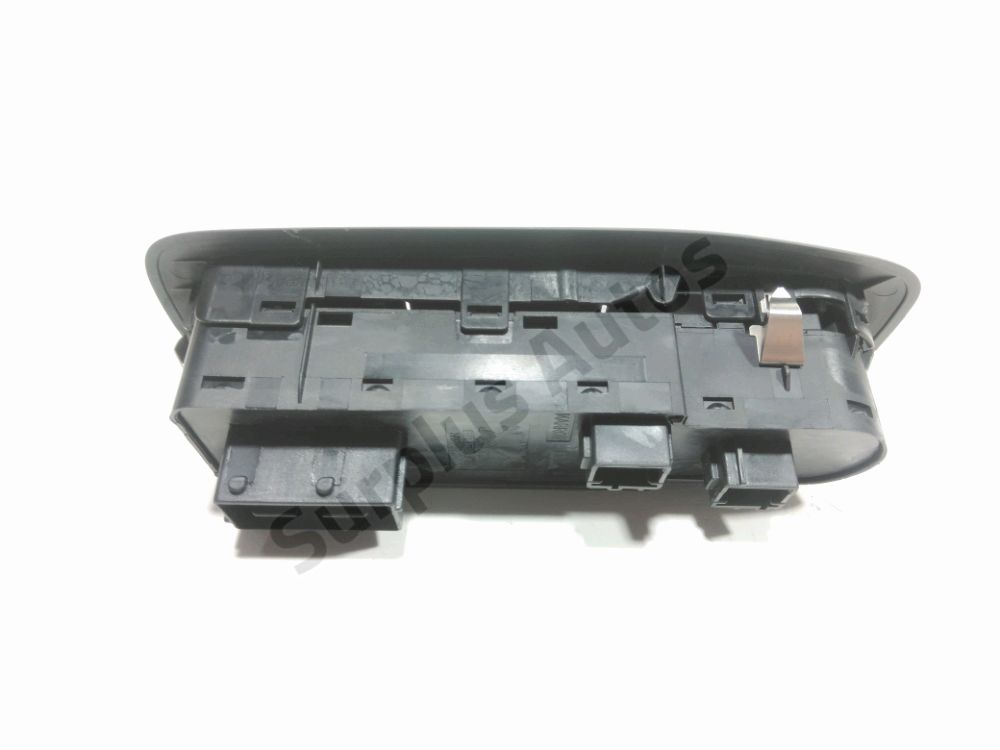 Commande lève-vitre avant gauche