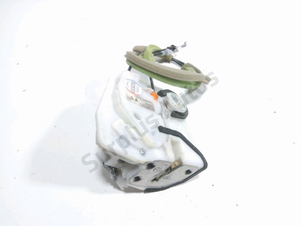 Serrure de porte avant droite