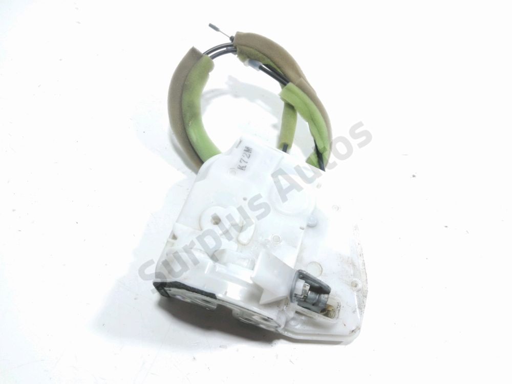 Serrure de porte avant droite