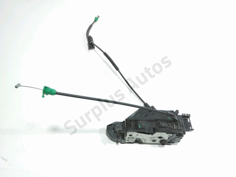 Serrure de porte avant droite