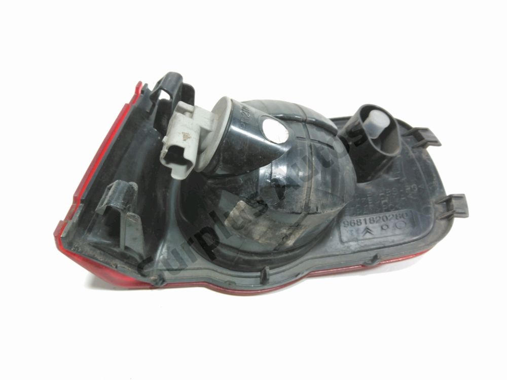 Feu de brouillard arrière gauche