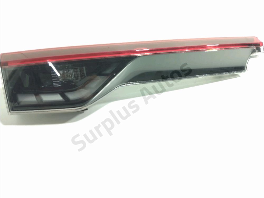 Feu arrière intérieur gauche