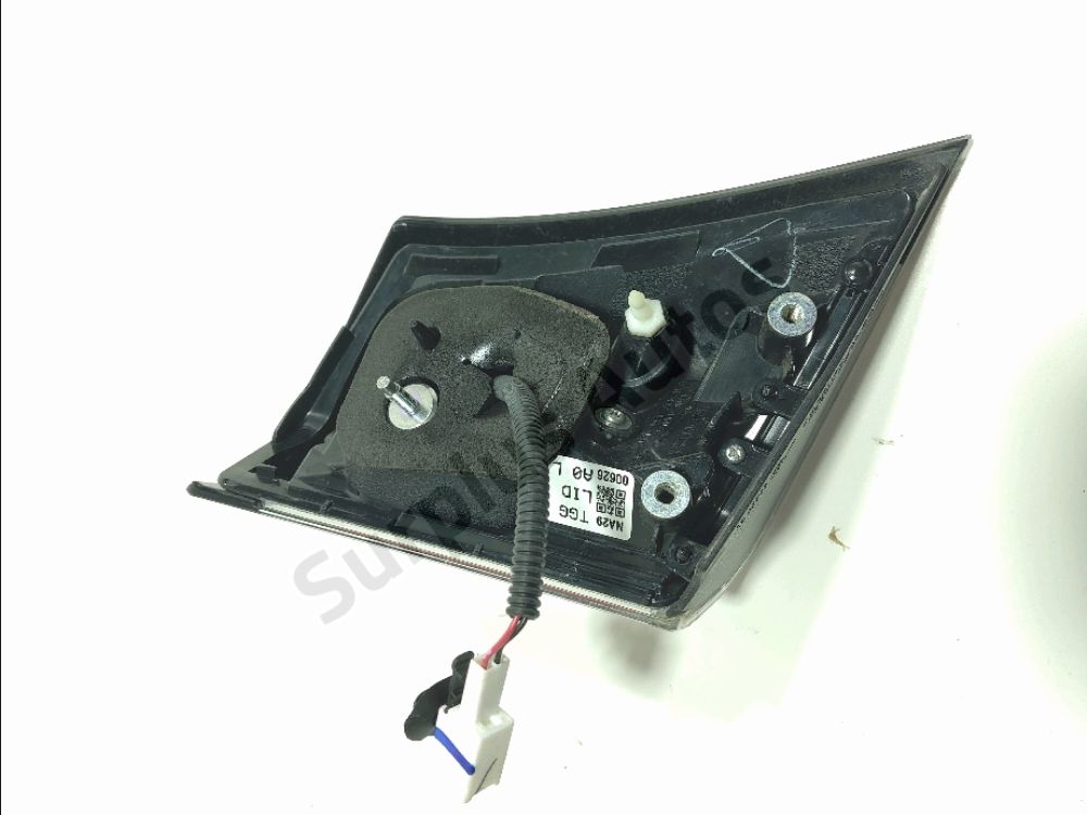 Feu arrière intérieur gauche