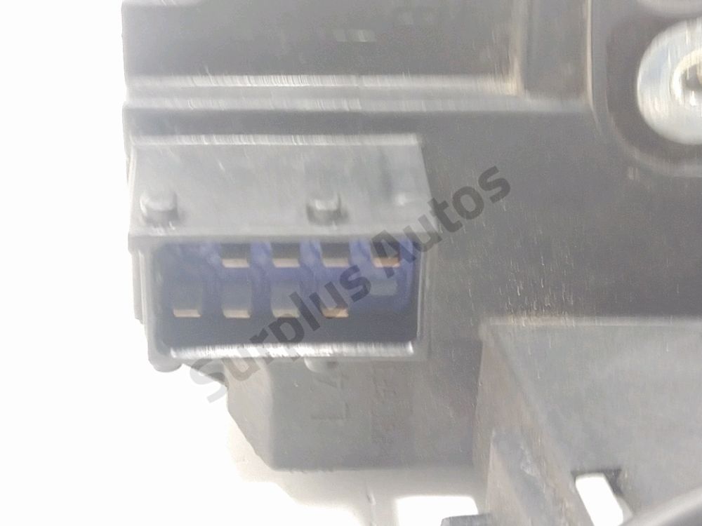 Serrure de porte avant gauche