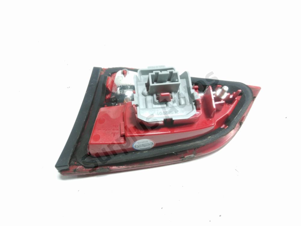 Feu arrière intérieur gauche