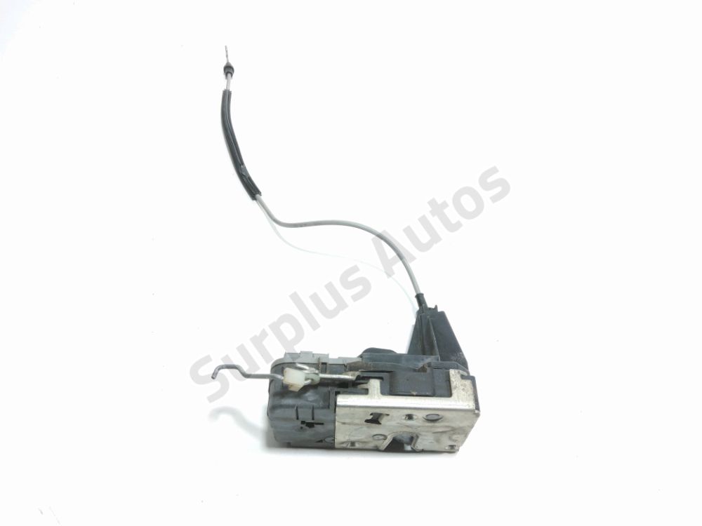 Serrure de porte avant droite