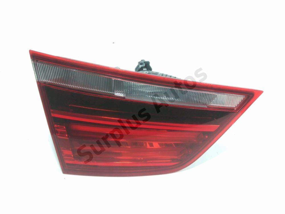 Feu arrière intérieur gauche