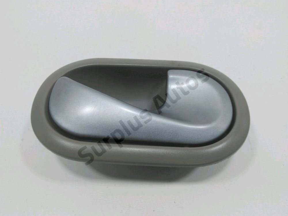 Poignee interieure porte avant droite