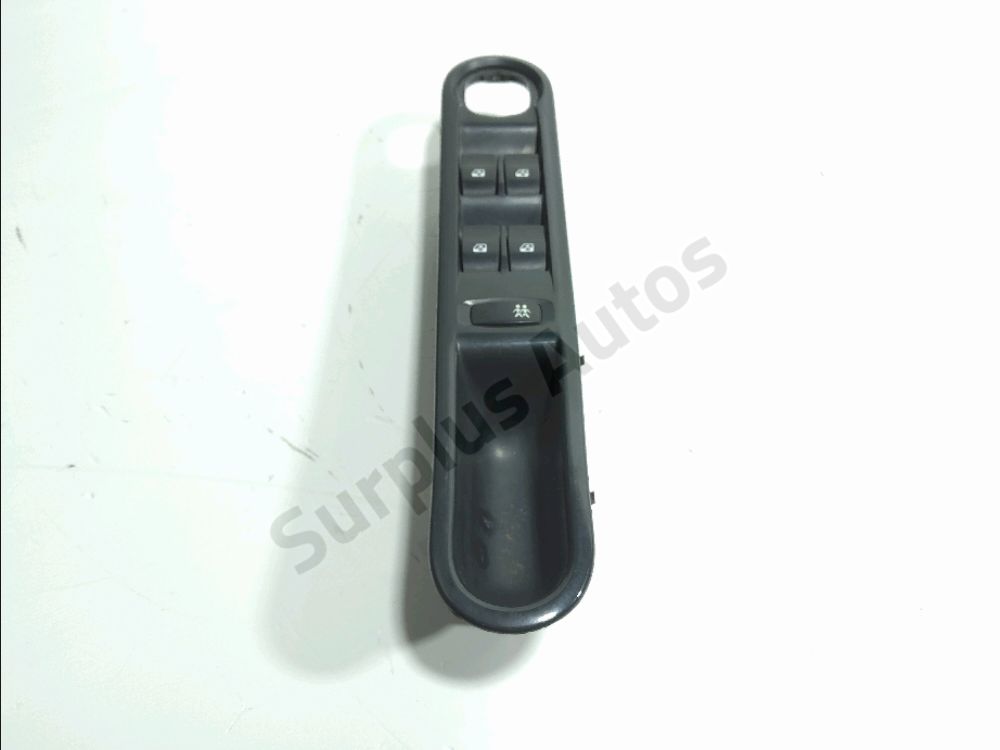 Commande leve-vitre avant gauche