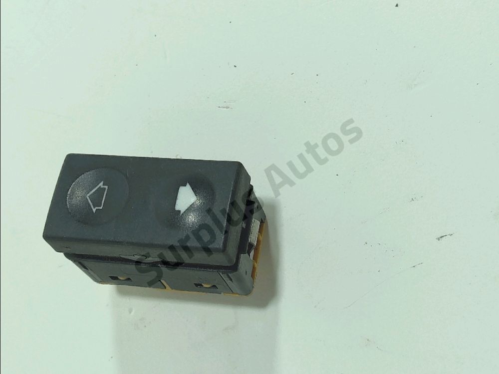 Commande lève-vitre avant gauche