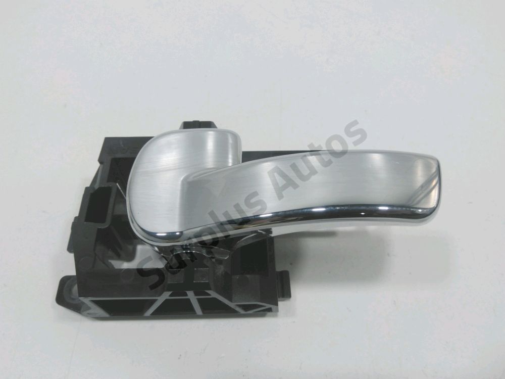 Poignee interieure porte arriere gauche