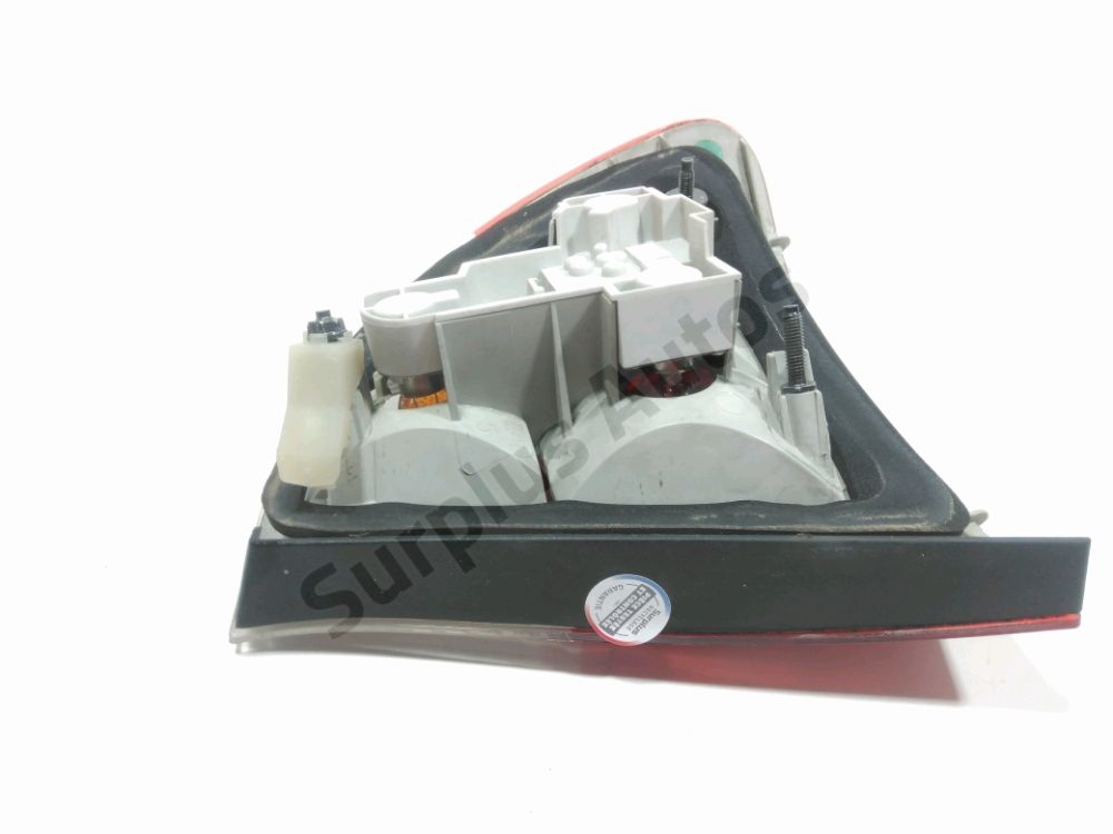 Feu arrière gauche