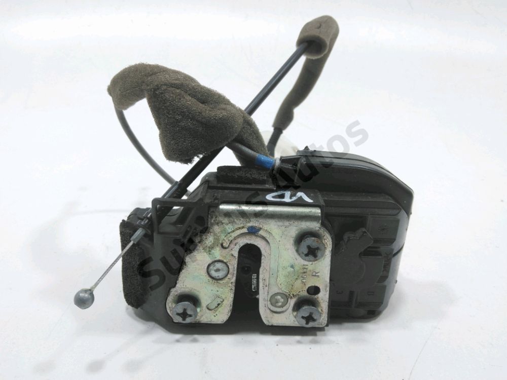 Serrure de porte avant droite