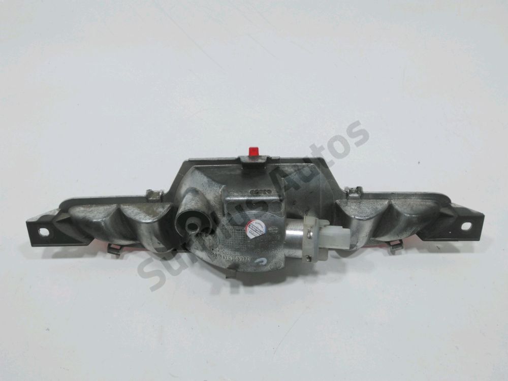 Feu de brouillard arrière central