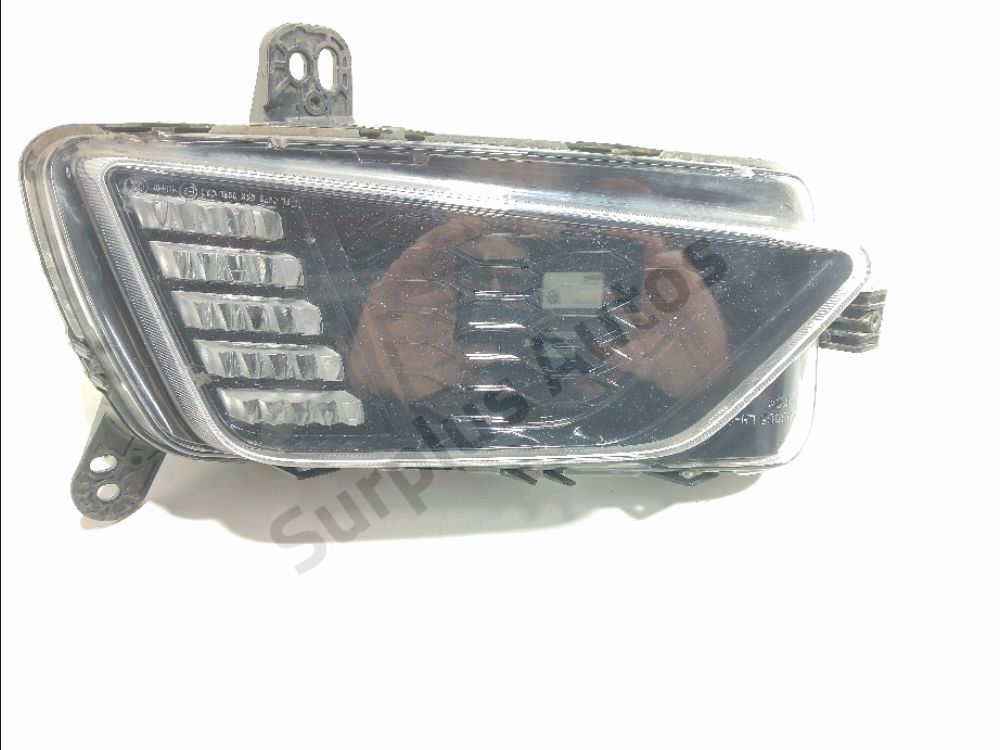 Feu diurne avant gauche