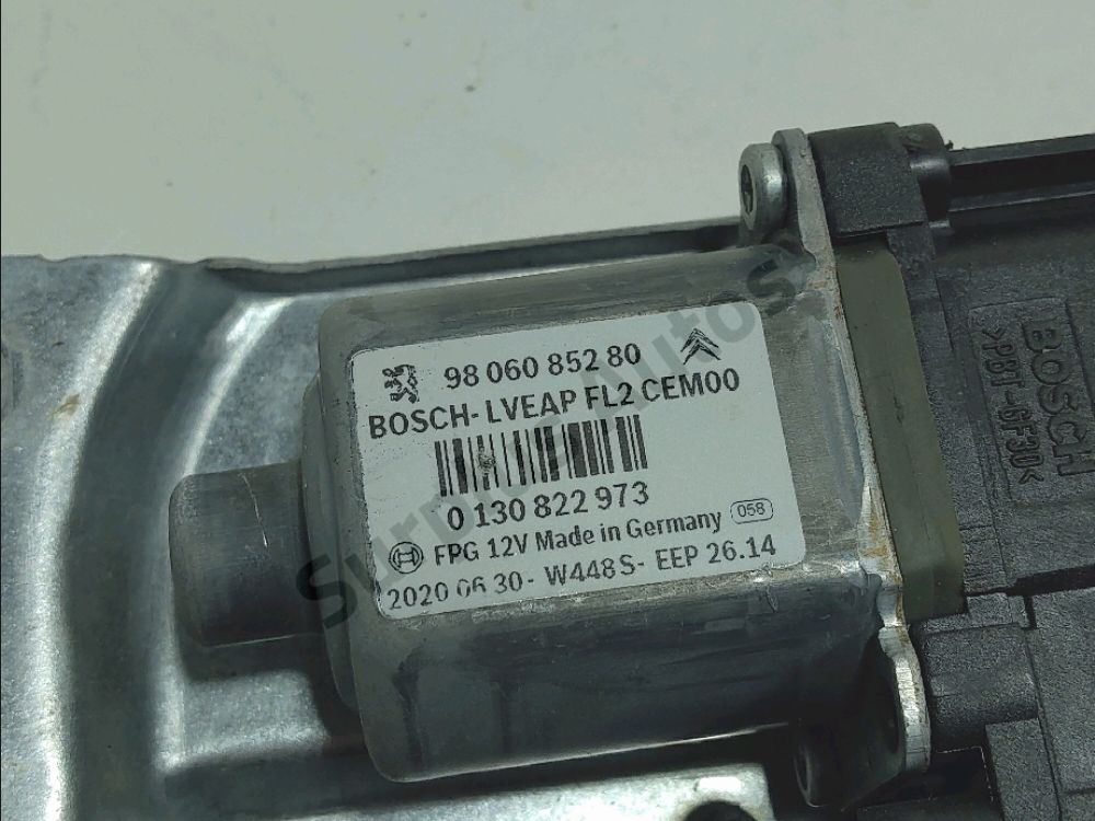 Lève-vitre électrique avant gauche