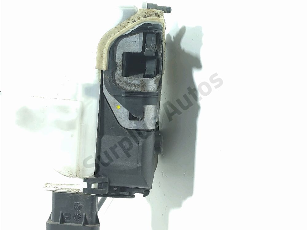 Serrure de porte avant droite