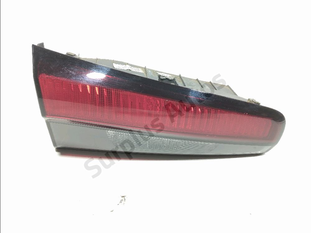 Feu arrière intérieur gauche