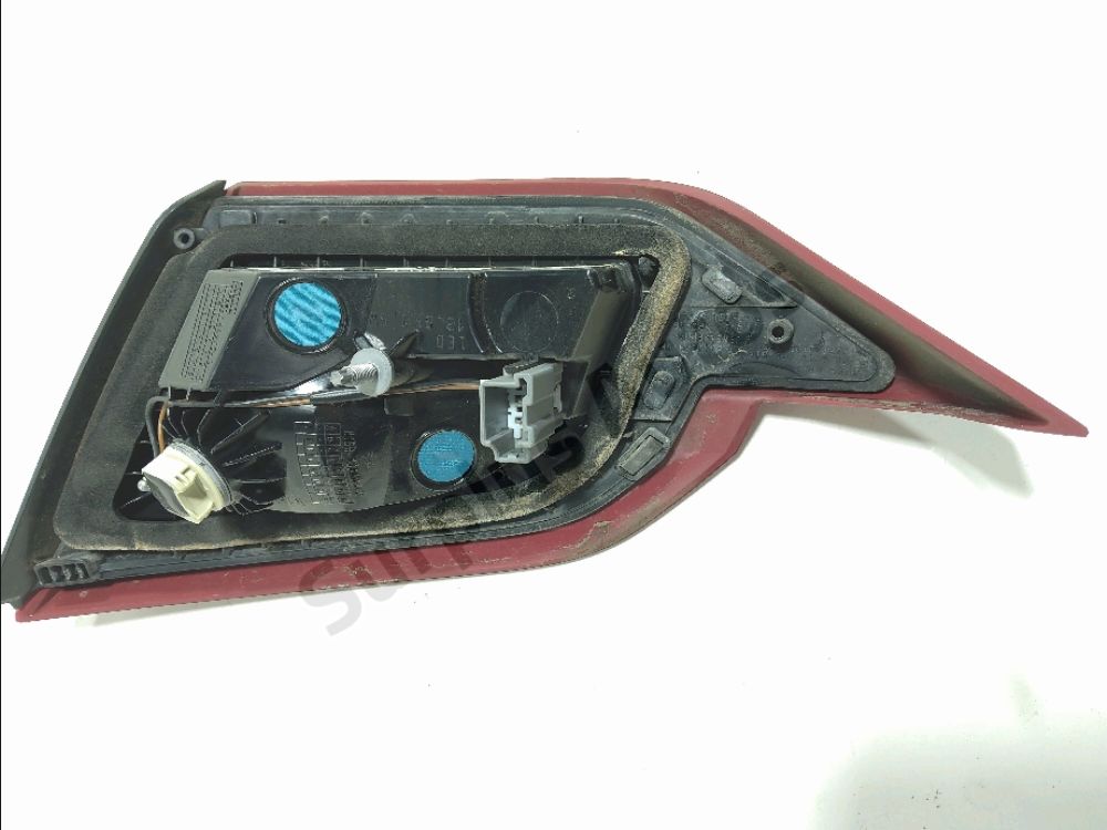 Feu arrière intérieur gauche