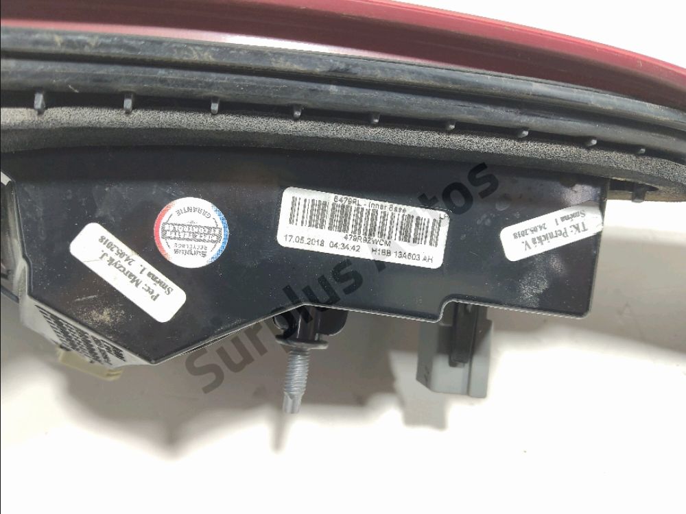 Feu arrière intérieur gauche