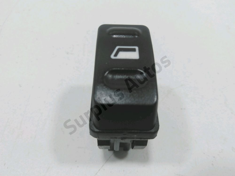 Commande leve-vitre avant droit